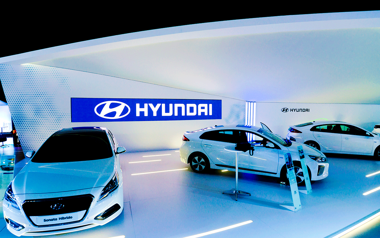 Hyundai salon del automovil 2018 vehiculos carros blancos fotografia 4k